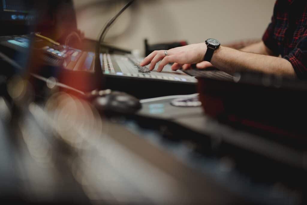 How Can Musicians Optimize Their Hosting for Streaming and Sharing Music with a Global Audience? 1 Photo Musicians Hosting Optimization